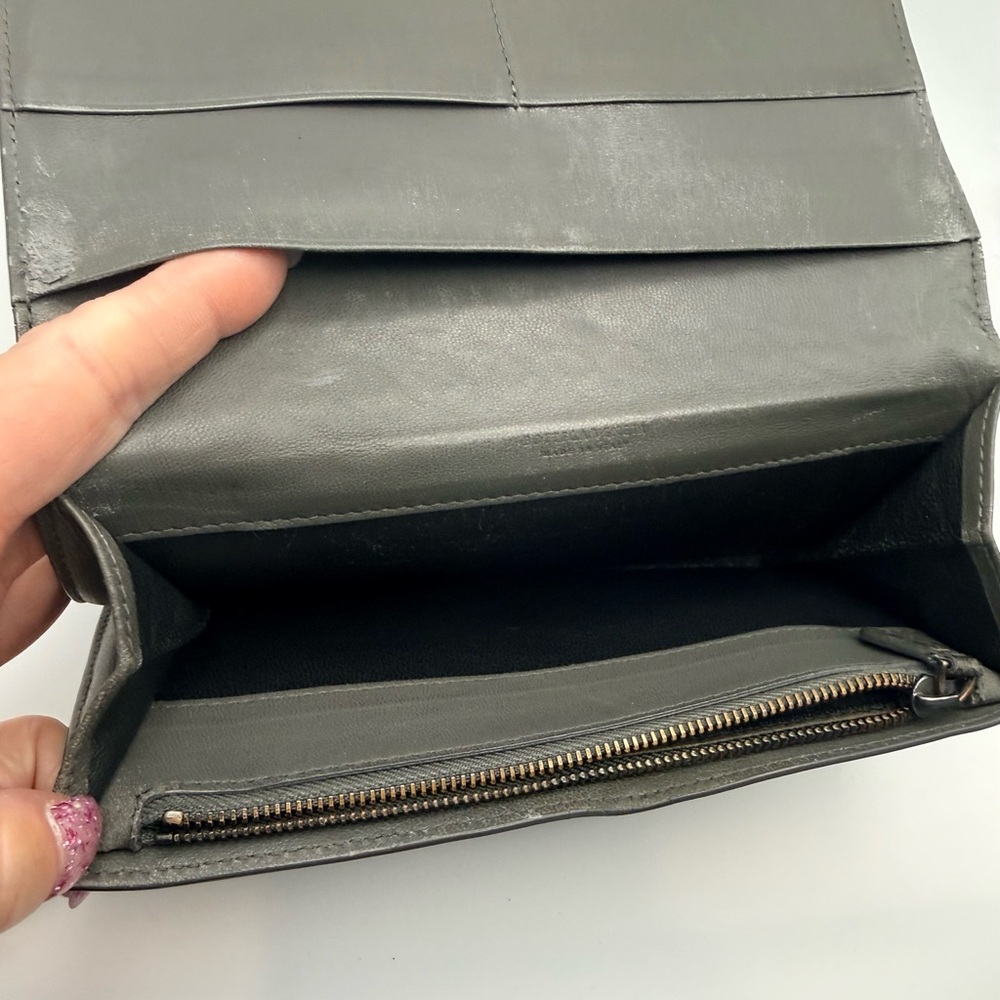 Bottega Veneta Black Long Fold-Over Wallet - Picture 9 of 12